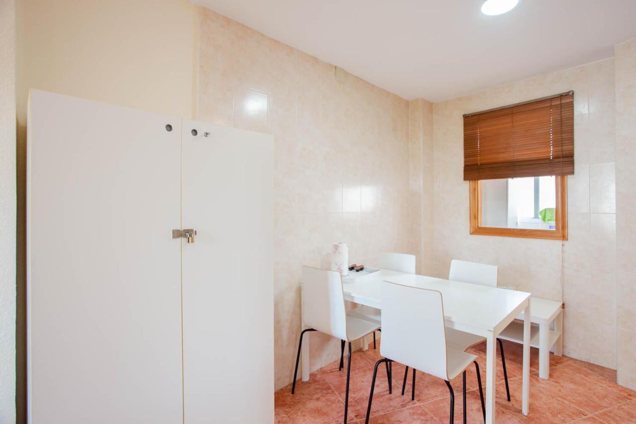 Malvarosa Beach Economy Apartment Valencia Exterior photo